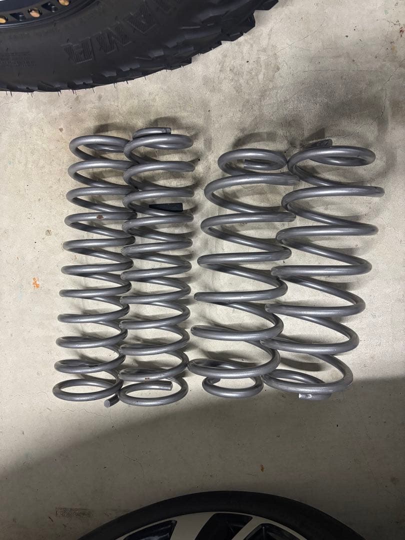 JLラングラー ラフカントリー2.5インチ リフトアップ コイル - メルカリ