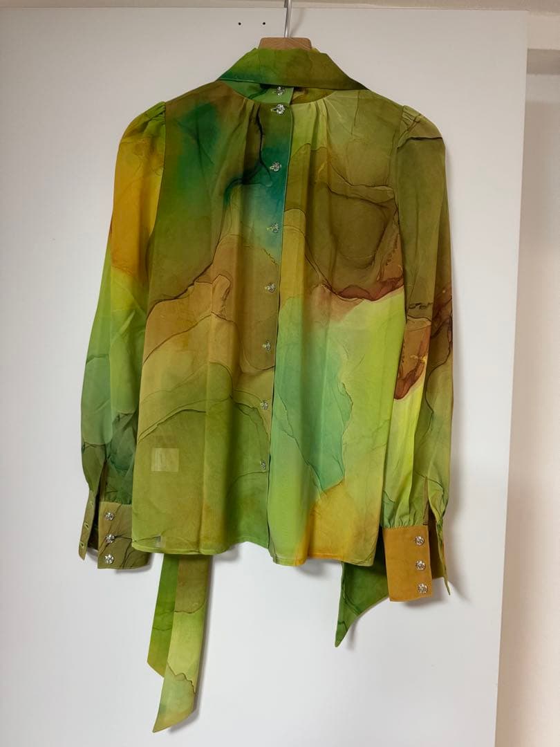 AURATIER グリーン系リボンブラウス - メルカリ