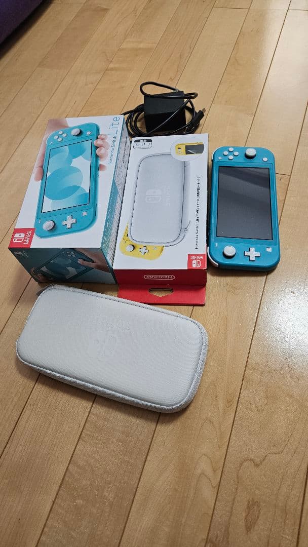 ひよこるんNintendo Switch Lite 純正ケース付き 新品任天堂 Nintendo Switch Lite イエロー 4902370542936 ライト 本体