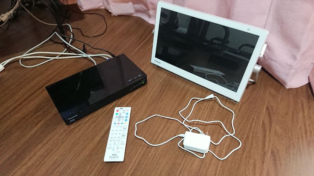 Panasonic ポータブル 液晶テレビ UN-TD9S ✩リモコン付き - メルカリ