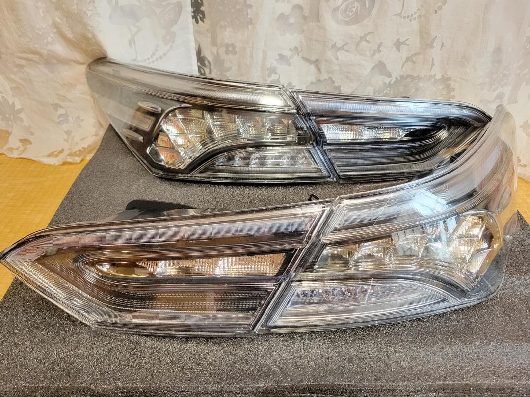 トヨタ カムリ 70系 テールランプ クリア 社外品 美品 左右 - メルカリ