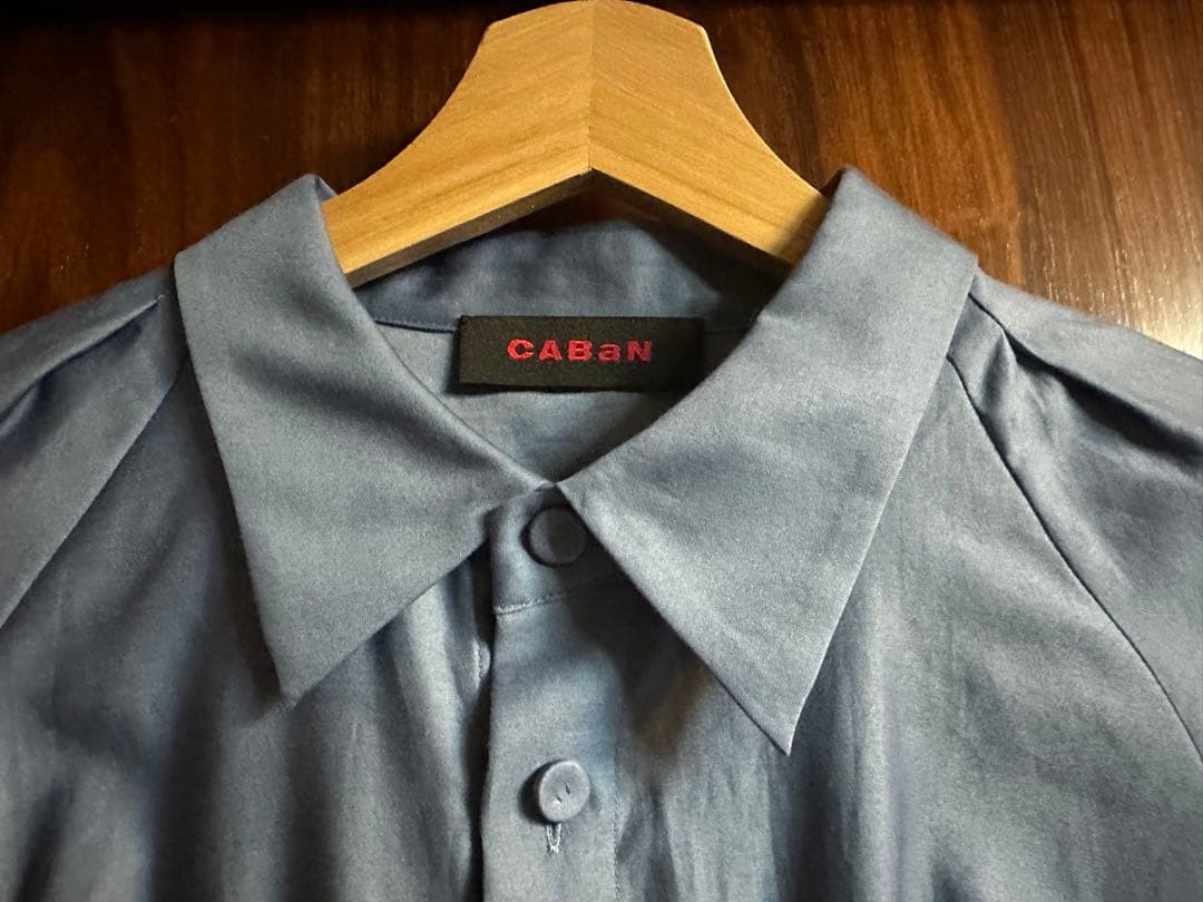 値下げしました【CABaN】コットンサテンモールスキン タックブラウス