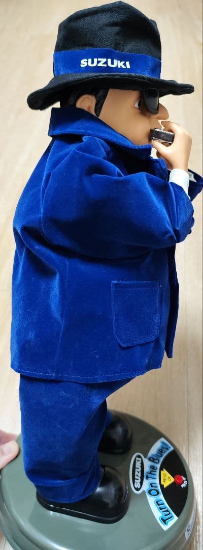 ブルースハープを吹く人形 SUZUKI BLUES MAN Hamonica - メルカリ