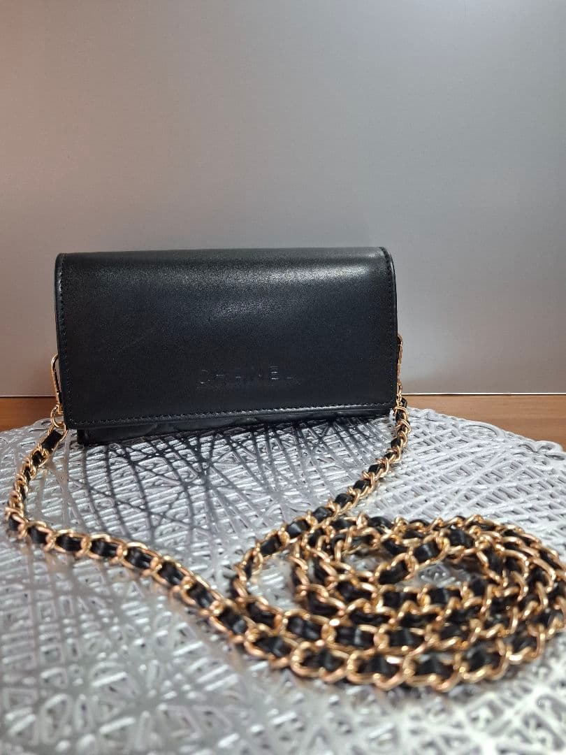 限定セール‼️CHANEL ロゴマトラッセサングラスケース ブラック 斜め