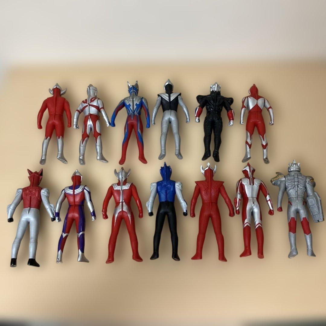 ウルトラマンソフビ18体まとめ売り - メルカリ