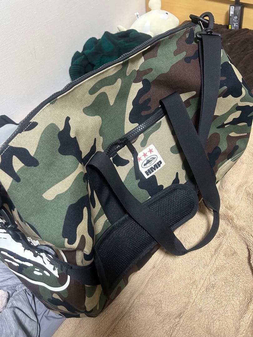 Corteiz 迷彩柄ボストンバッグ - メルカリ