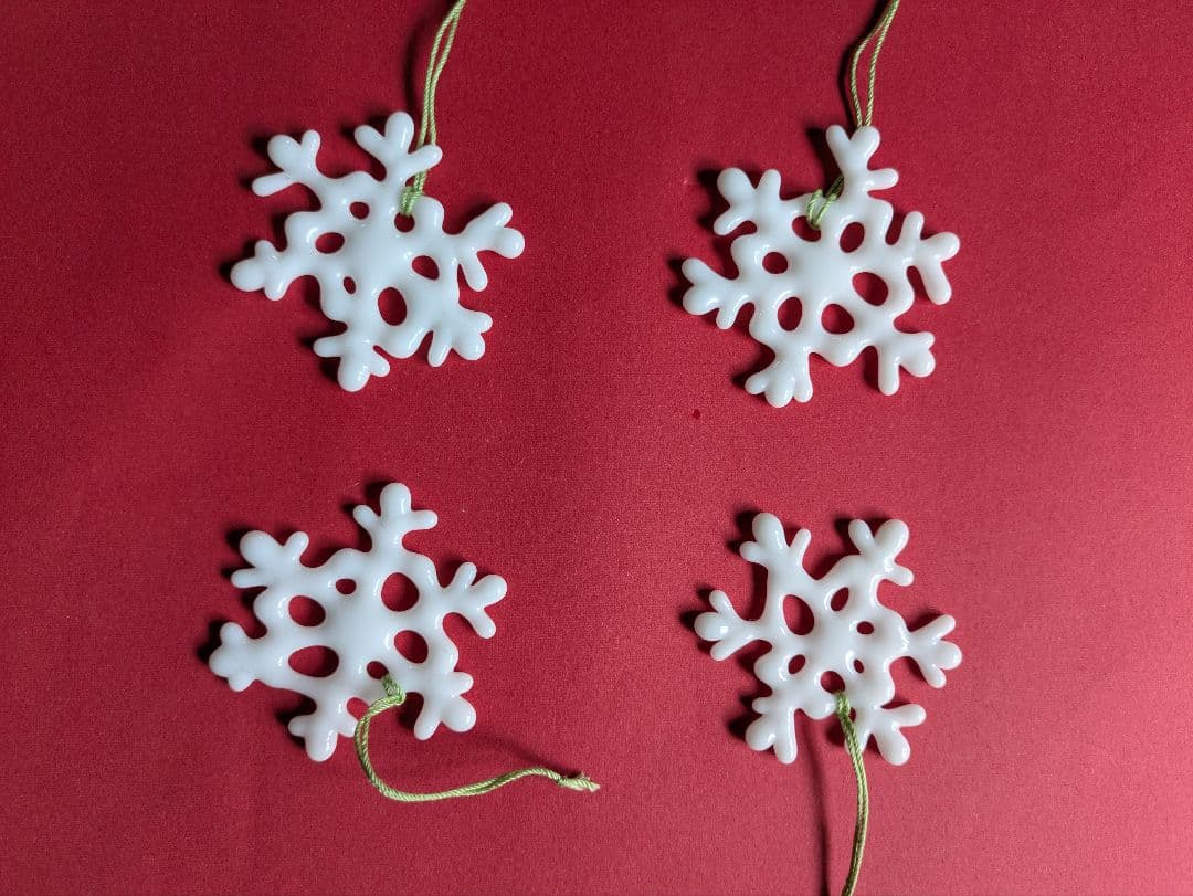 HARU様専用 雪の結晶型チャーム 2個セット 透明と紫