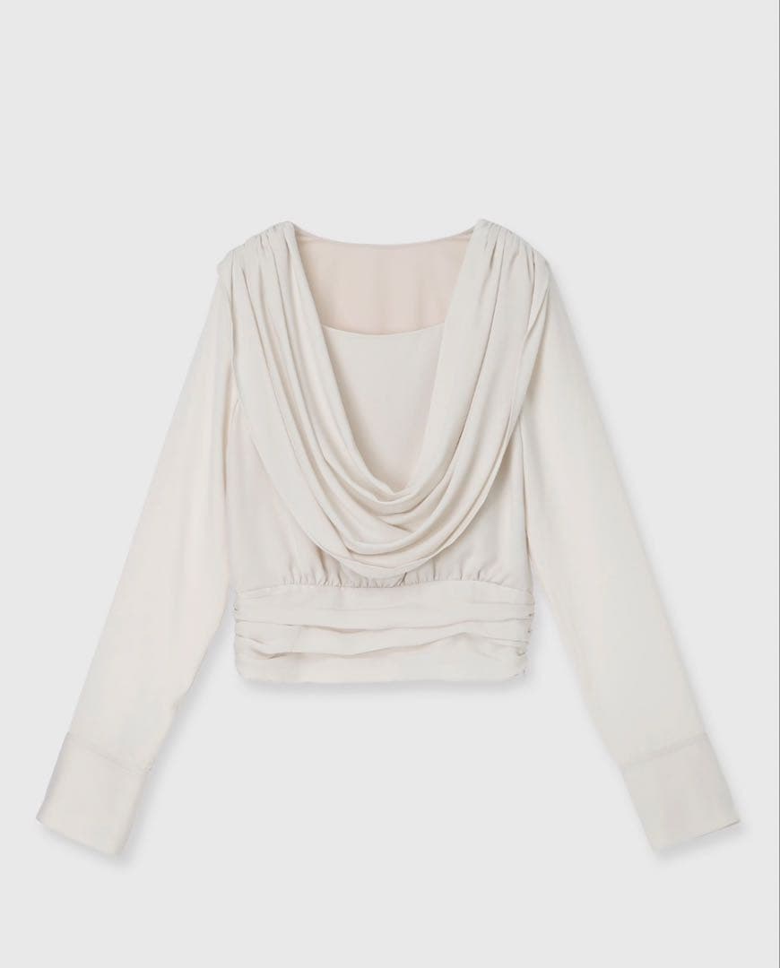 anuans パウダーサテンドレープトップス 2025AW - メルカリ