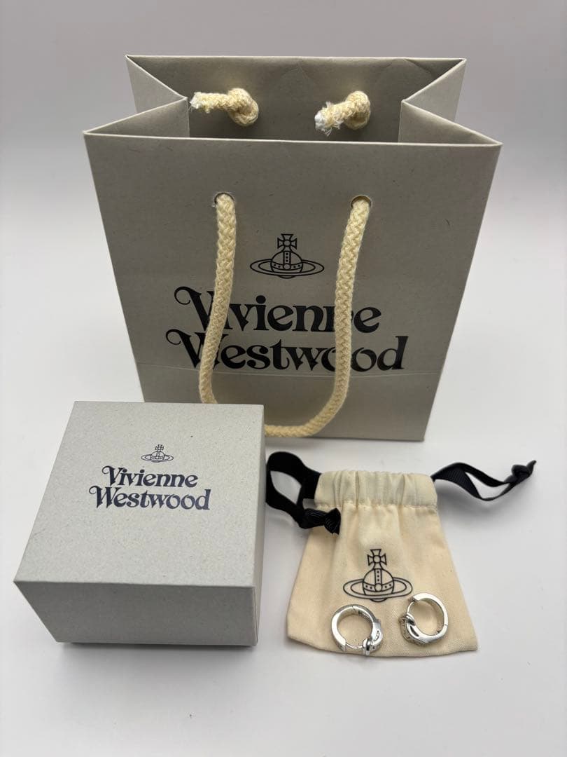 【新品】Vivienne Westwood シルバー フープピアス Vivienne Westwood（ヴィヴィアンウエストウッド） ピアス メンズ