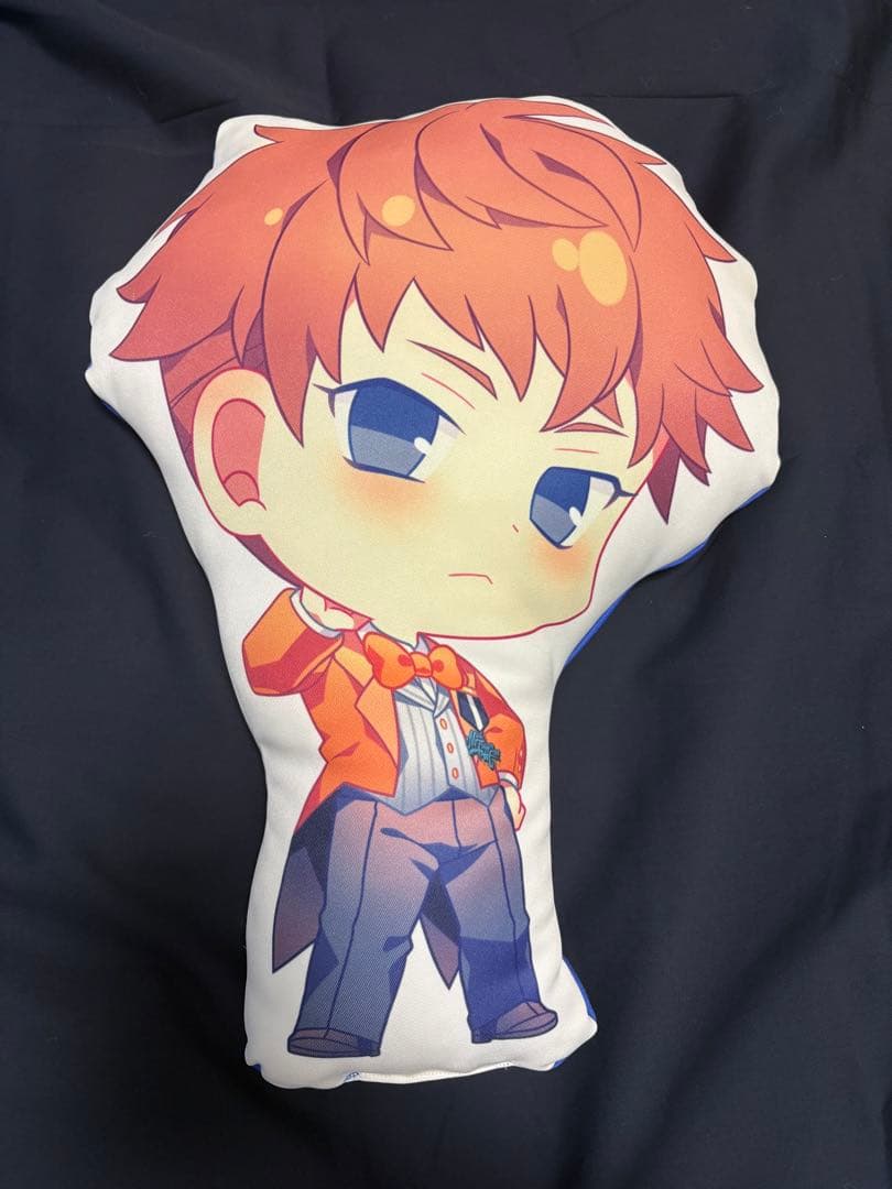 ヒプマイ 理鶯 マルイ クッション 燕尾服 Amazon.co.jp: ヒプノシスマイク 毒島メイソン理鶯 燕尾服 マルイ A賞