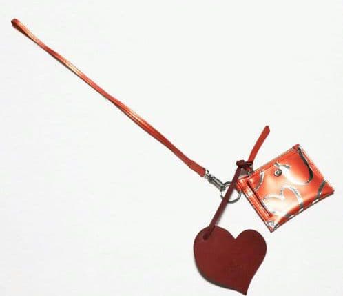 《ヴィヴィアンウエストウッド》新品 ストラップ・小銭入れ付き レザーパスケース