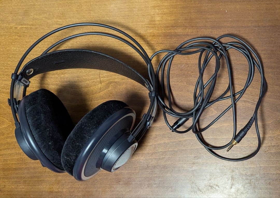 AKG K702 ヘッドホン ほぼ未使用の美品 本体とケーブルのみ