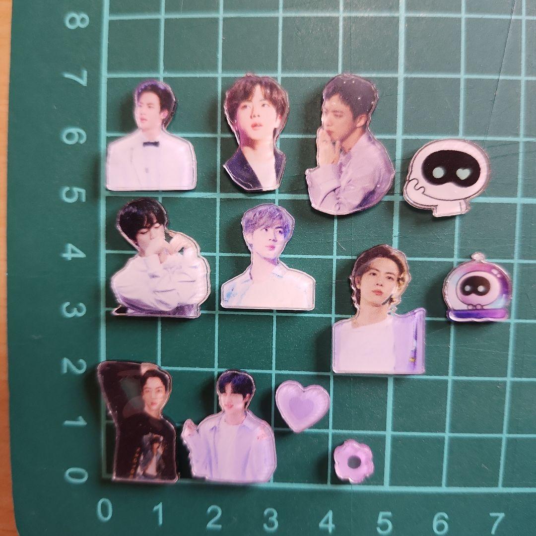 BTS ジン シャカシャカアクリルパーツ B - メルカリ