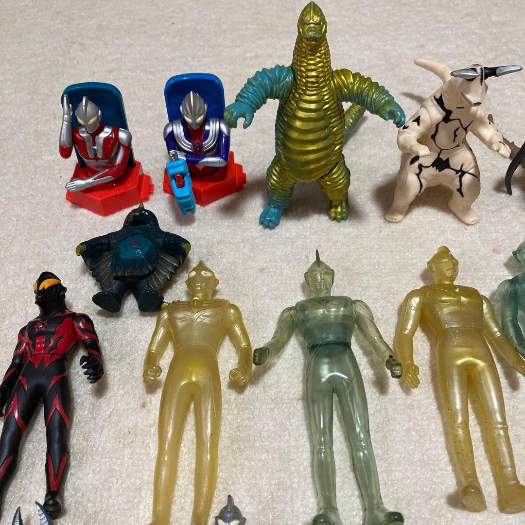 フィギュア72体まとめ売り ウルトラマン&怪獣＆仮面ライダー - メルカリ