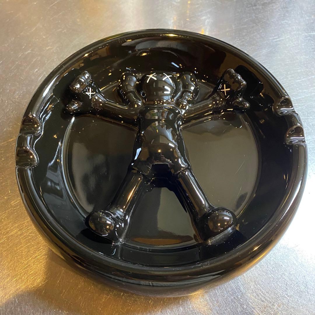 激レア KAWS × Gallery1950 ASHTRAY 灰皿 - メルカリ