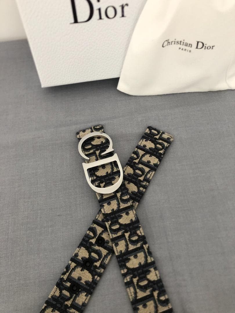 ベルド CDロゴ シルバー ネービーブルー 美品 男女兼用 - メルカリ