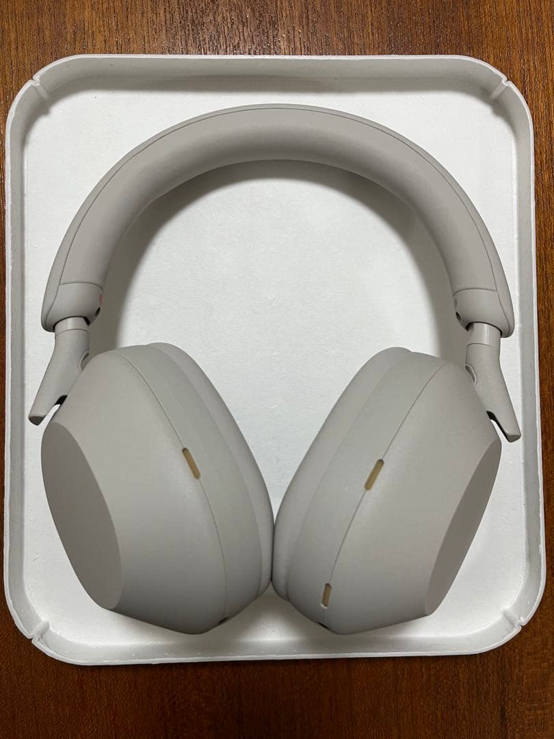 【ほぼ新品】SONY WH-1000XM5シルバー Sony WH-1000XM5 Wireless Noise Cancelling Headphones with