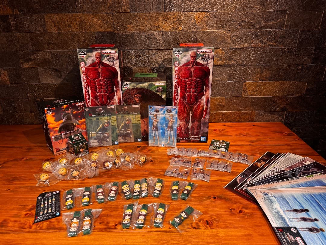 一番くじ 進撃の巨人 ～獣の巨人は俺が仕留める～　豪華set 一番くじ 進撃の巨人 ～獣の巨人は俺が仕留める～｜一番くじ倶楽部