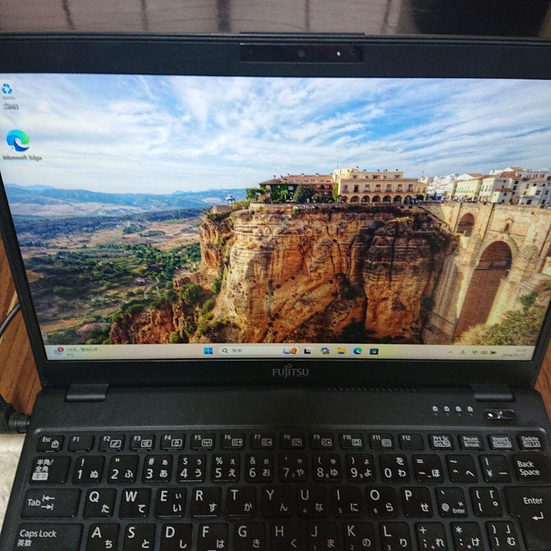 Fujitsu LIFEBOOK U939/Bメモリ4GB SSD office