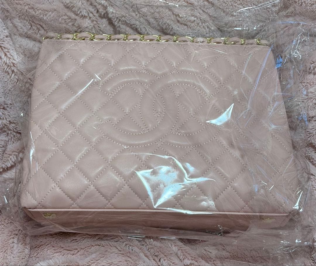 CHANELトートバッグキルティングピンクノベルティ - メルカリ