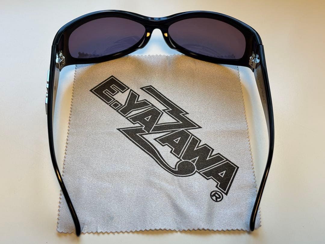 矢沢永吉/サングラス/グッズ/キャッツアイ/限定/ロゴ/箱付/YAZAWA/レア