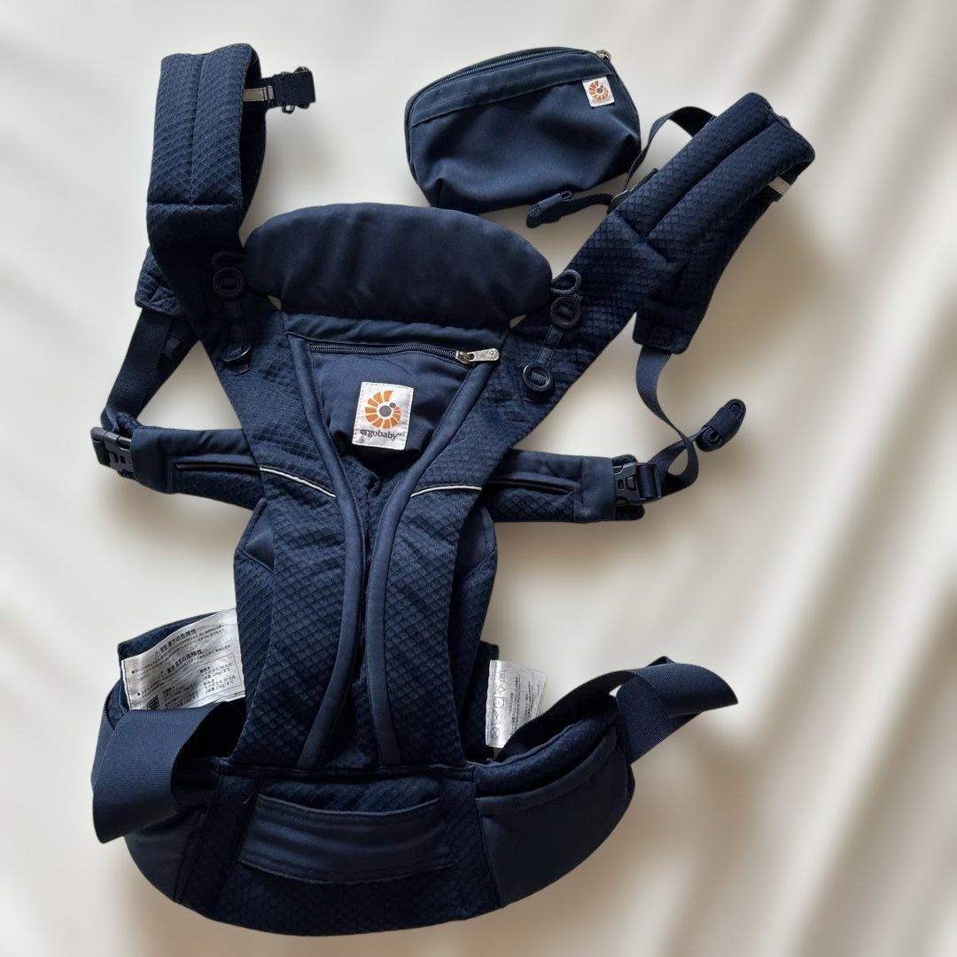 【エルゴベビー】ネイビー 抱っこ紐 収納ポーチ付き　メッシュ　オムニブリーズ エルゴベビー OMNI Breeze (オムニブリーズ) | エルゴベビー