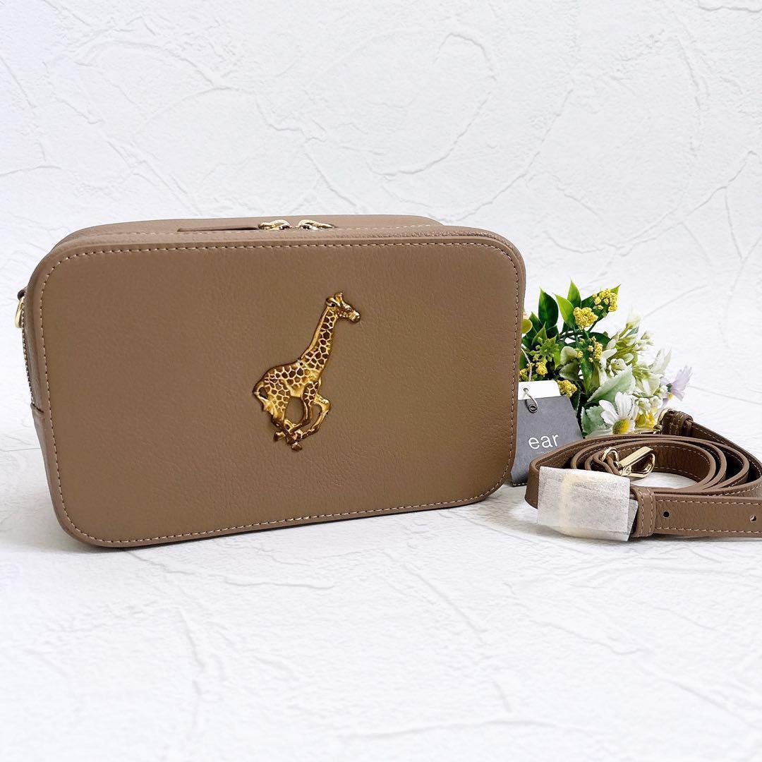 新品》Brooklyn Charm スクエアショルダーバッグ レザー モカ - メルカリ