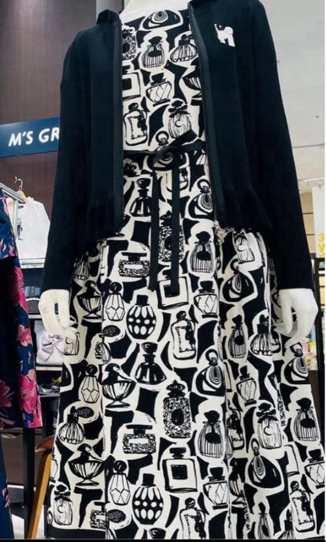 新品】2025❤️エムズグレイシー❤️インスタ掲載❤️香水瓶 アイコン