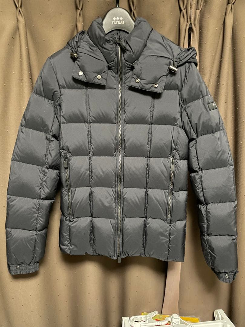 赭*運様 TATRAS フード付き ブラック ダウンジャケット TATRAS (タトラス) フード着脱 ウールシルク フルジップ ダウン