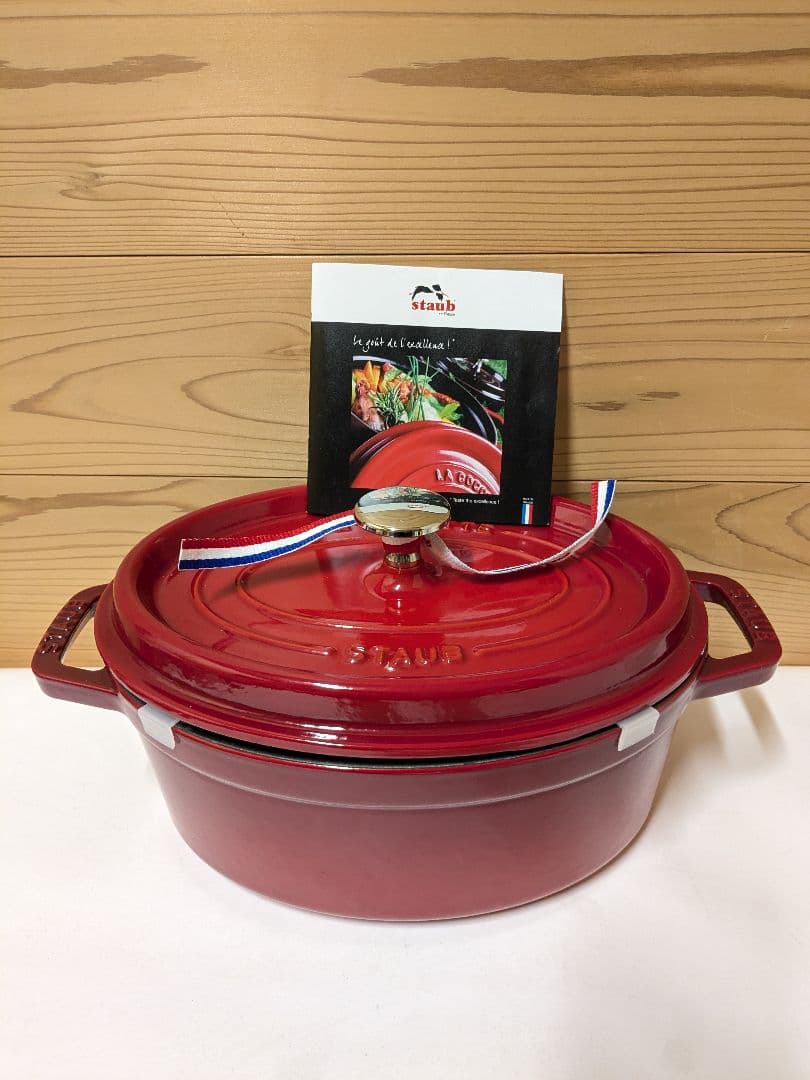 【未使用】ストウブ　Staub　ピコ ココット オーバル チェリー 23cm Amazon｜ストウブ(Staub) 「 ピコ ココット オーバル チェリー 23cm