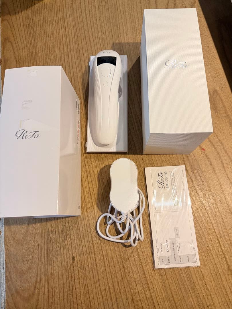 リファビューティックエピ ReFa 脱毛器 ホワイト 充電器付き - メルカリ