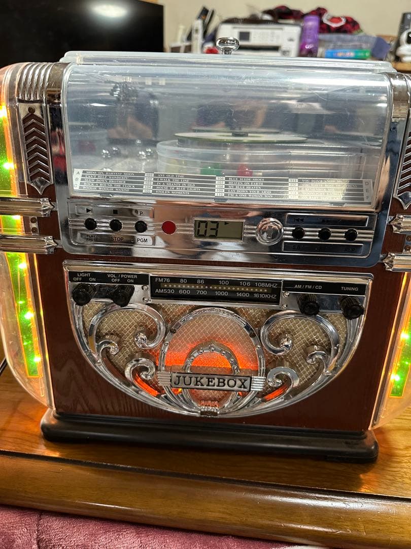 レトロ ジュークボックス風CDプレーヤー - メルカリ