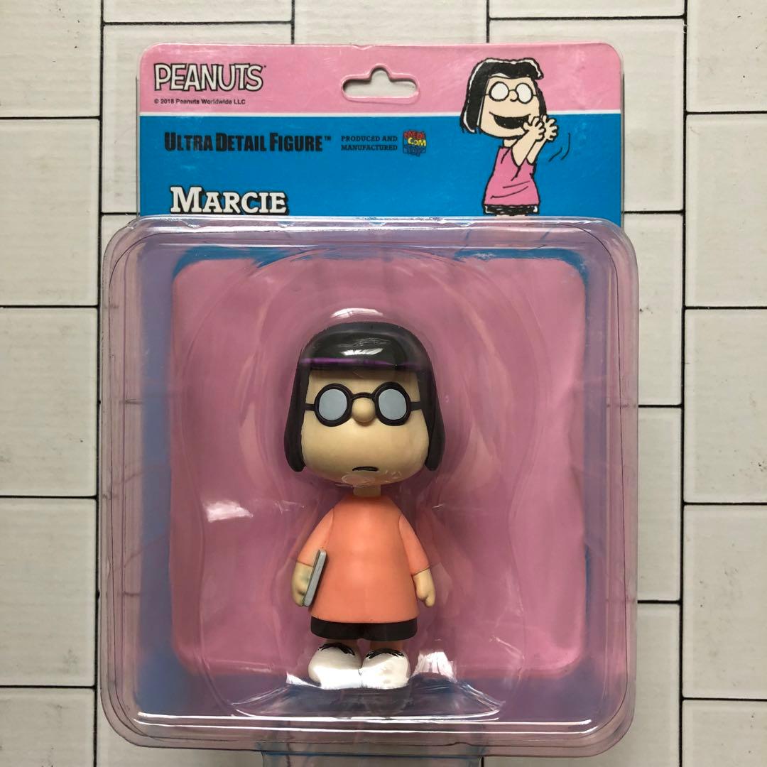 スヌーピー メディコムトイ フィギュア ペパーミントパティ チャーリー