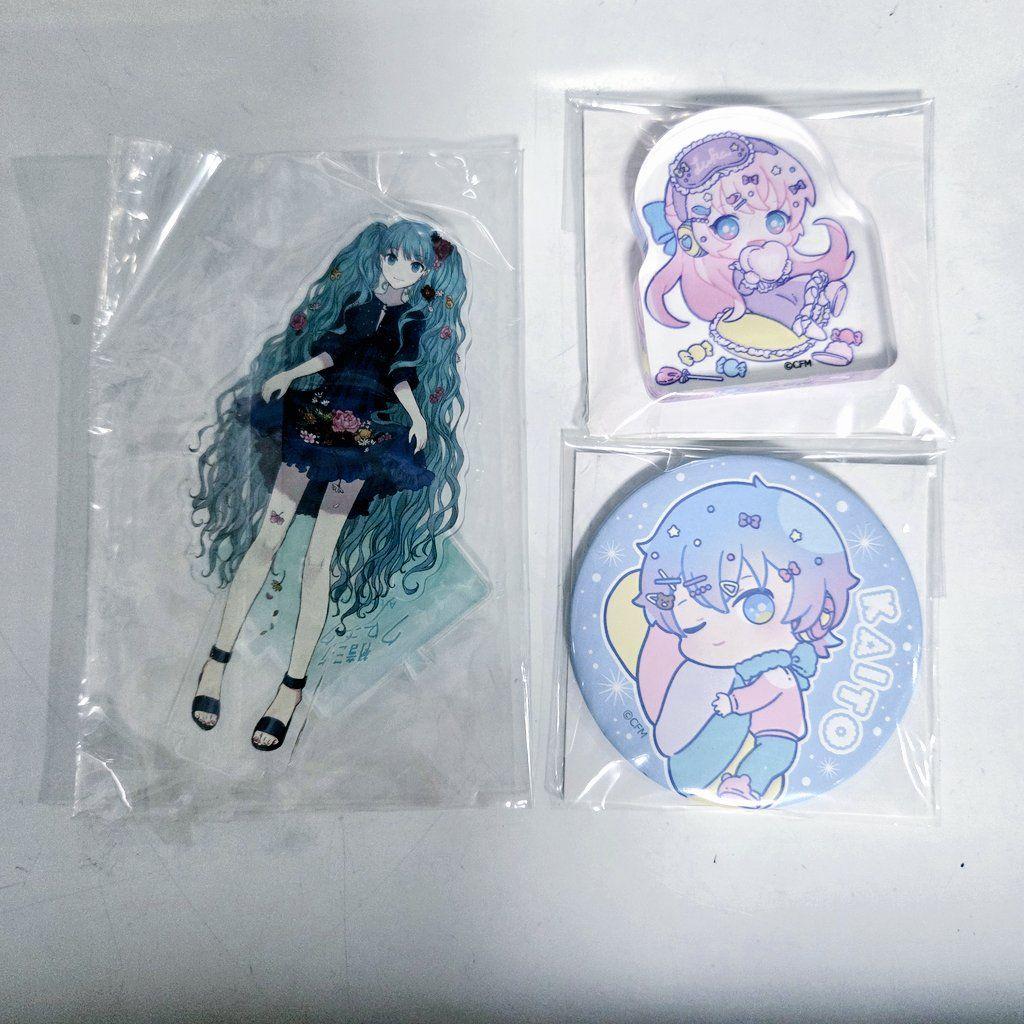 初音ミク巡音ルカ KAITO 缶バッジ アクリルブロック アクスタ 3点