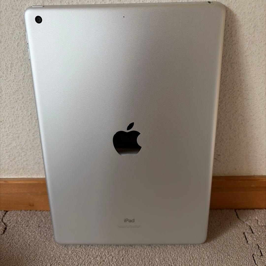【キキ様購入】Apple iPad シルバー 本体　第9世代　wifi 64GB iPad Wi-Fi 64GB - シルバー（第9世代）[整備済製品] - Apple（日本）