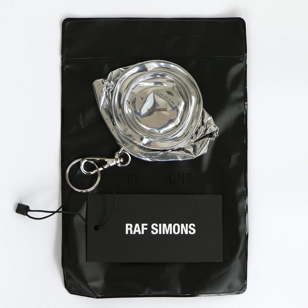 新品・未使用】Raf Simons クラッシュ缶キーチェーン - メルカリ