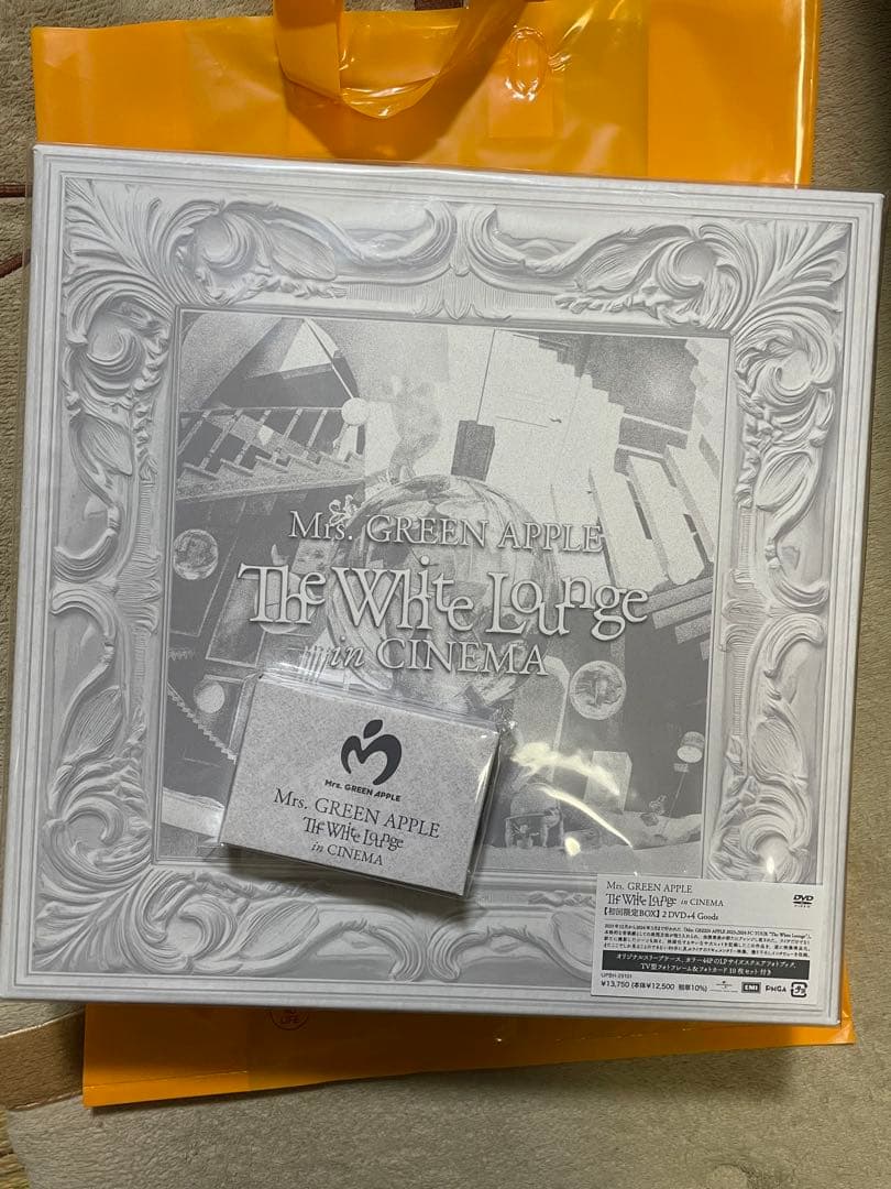 邦楽 Mrs. GREEN APPLE The White Lounge CINEMA Mrs. GREEN APPLE // The White Lounge in CINEMA