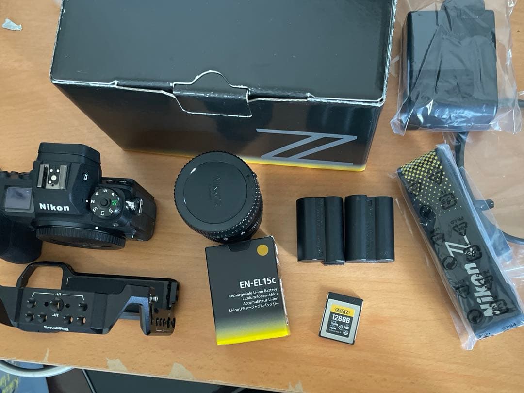 Nikon Zシリーズ ミラーレスカメラ 本体と付属品 ニコン（Nikon） (6点セット)ニコン ミラーレス一眼カメラ Z fc