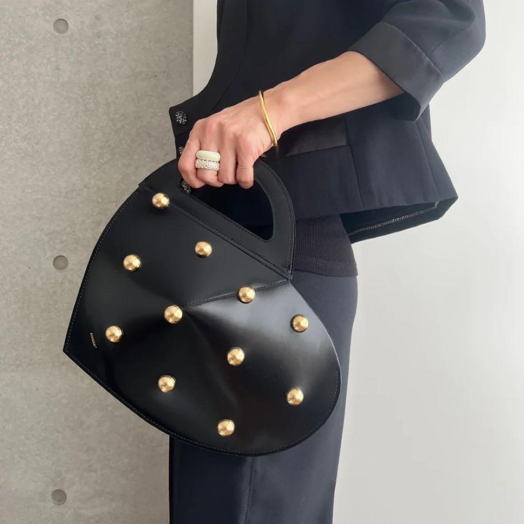 チエコプラスハートスタッズバッグ - メルカリ