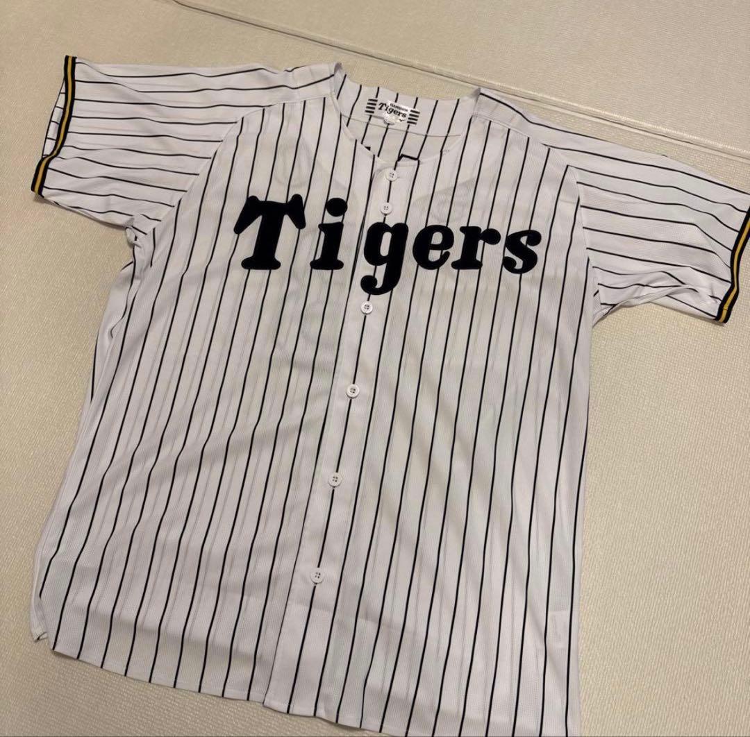 佐藤輝明　90周年ユニフォーム 佐藤輝明 ユニフォーム 90周年 ホーム - メルカリ