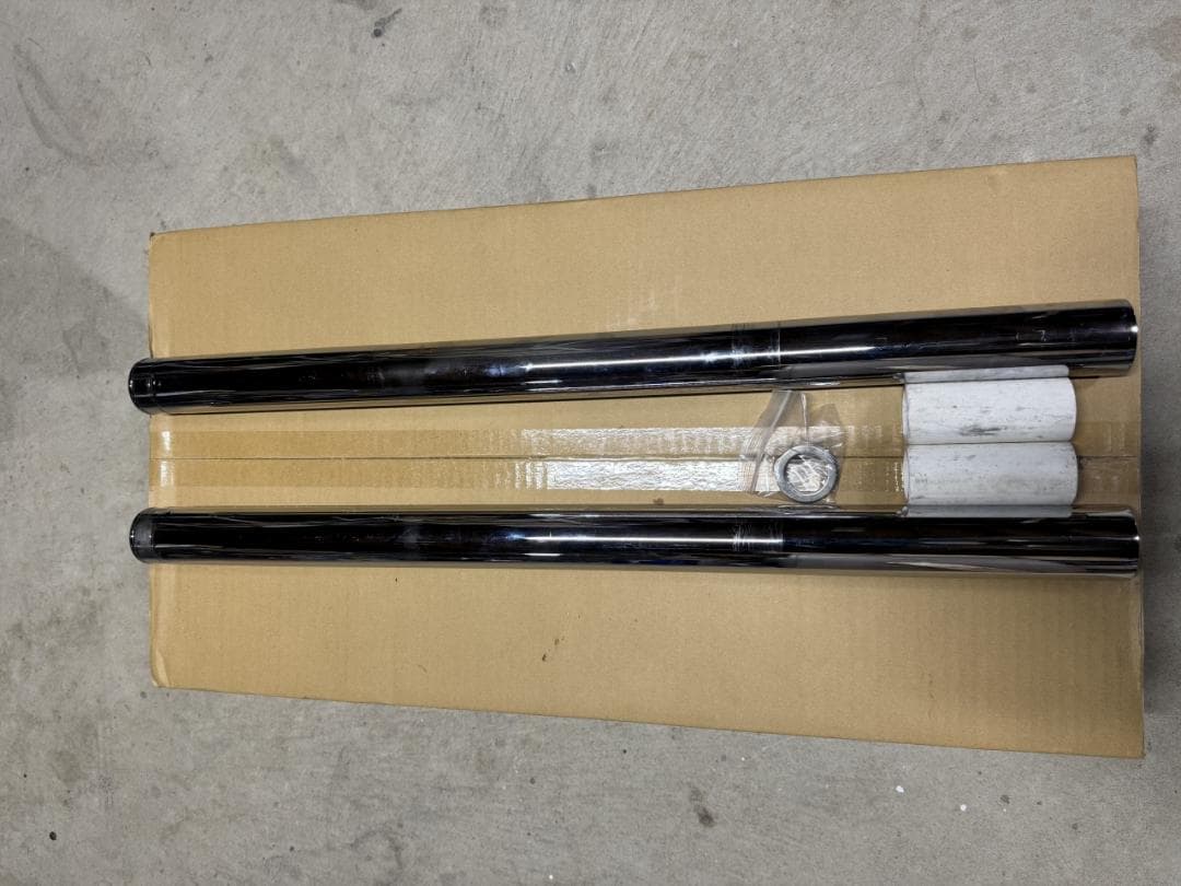 ブレイクアウト　ダイナ　FXSB　フォーク　インナーチューブ　49mm フォークチューブ 49mm BLACK - CUSTOM CYCLE ENGINEERING | アンバー