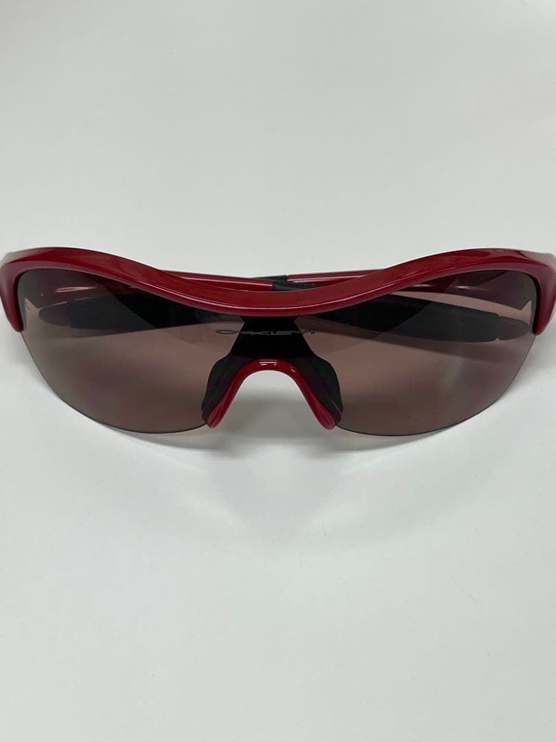 【3回使用程度】 OAKLEYオークリースポーツUVサングラス赤フレーム茶レンズ OAKLEY（オークリー） サングラス サングラス 紫外線対策 UVカット