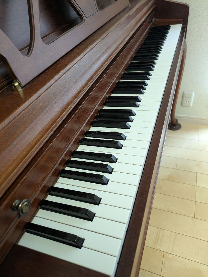 Kitchen女子さん専用】イス付属します(^^) 504Fアップライトピアノ