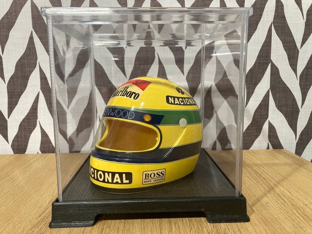 ケース付き　アイルトン・セナ　陶器製ヘルメット置物　灰皿 ケース付き アイルトン・セナ 陶器製ヘルメット置物 灰皿