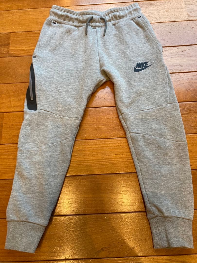 Nike テックフリース XS グレー - メルカリ
