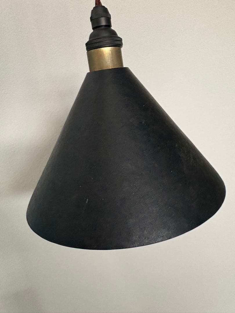 FUTSGAMI ペンダントランプ 円錐 鍛金 黒ムラ 楽天市場】FUTAGAMI ペンダントランプ 円錐 鍛金 黒ムラ 真鍮 鋳肌
