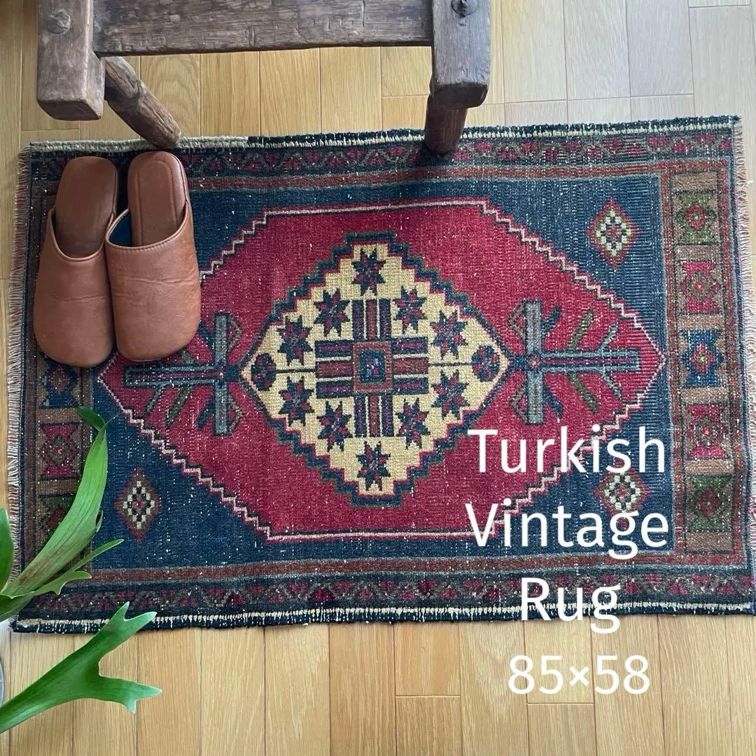 85×58㎝◇トルコヴィンテージラグ　レッド　ブルー　幾何学模様613 ヴィンテージトルコウールランナーラグ：赤と青の幾何学模様の廊下用