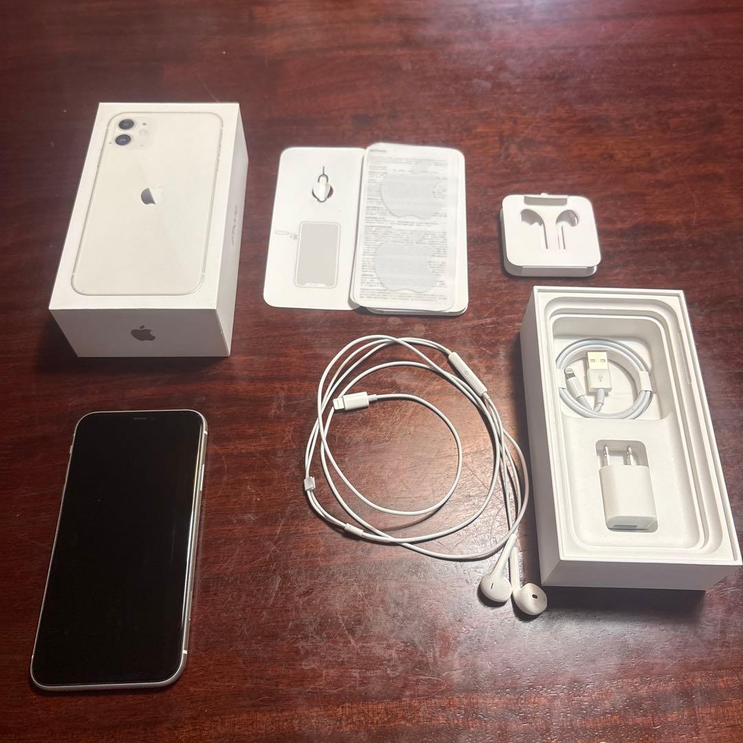 Apple iPhone 11 ホワイト 本体