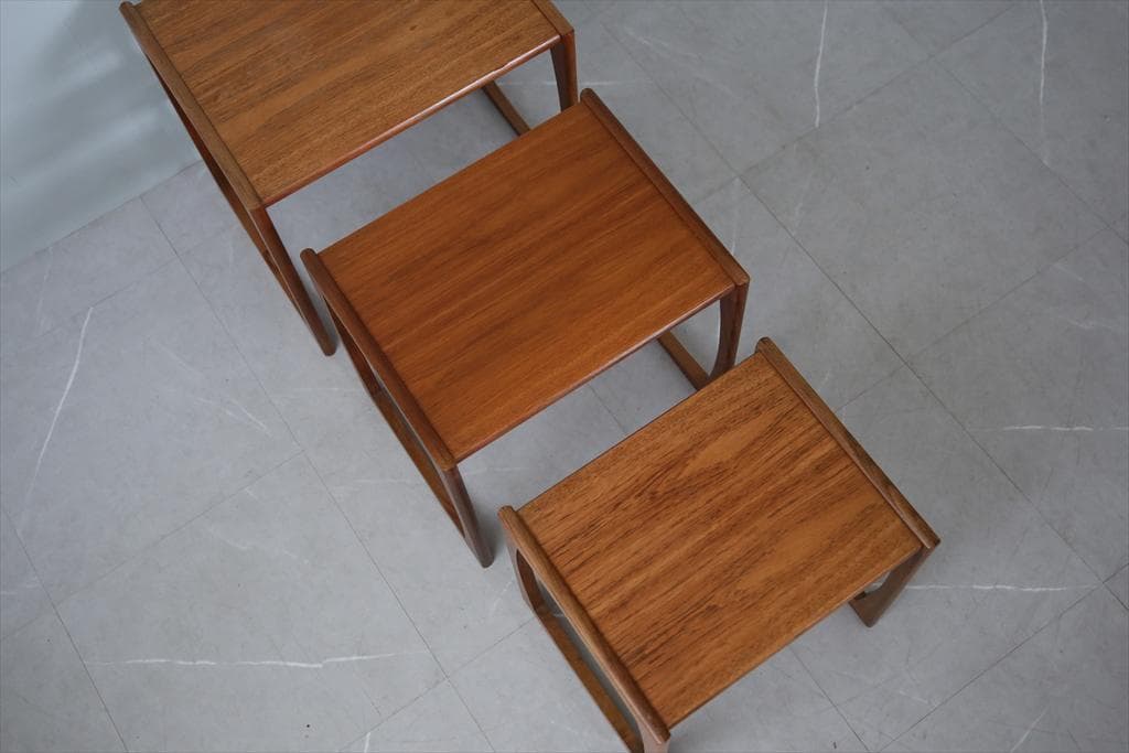 英国アンティークG-PLANジープランネストテーブル3台/収納机(92-152