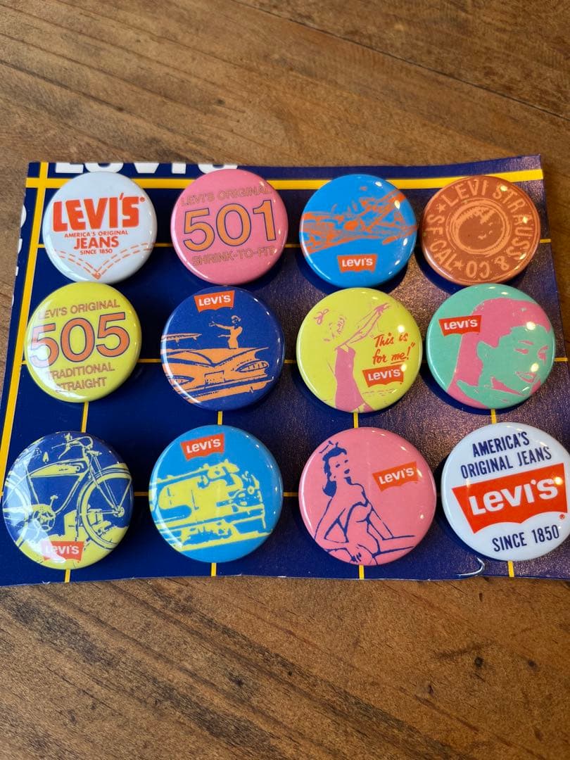 Levi's リーバイス 缶バッチ - メルカリ